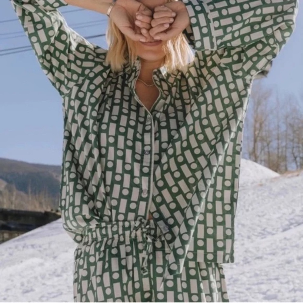 Daily Drills Oversized Green and White Geometric Pajama Sleep Shirt XS/S
